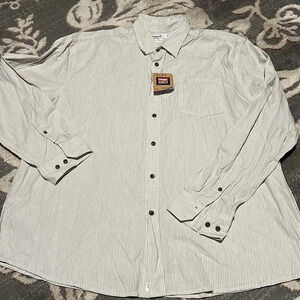 Wrangler long sleeve button front shirt.